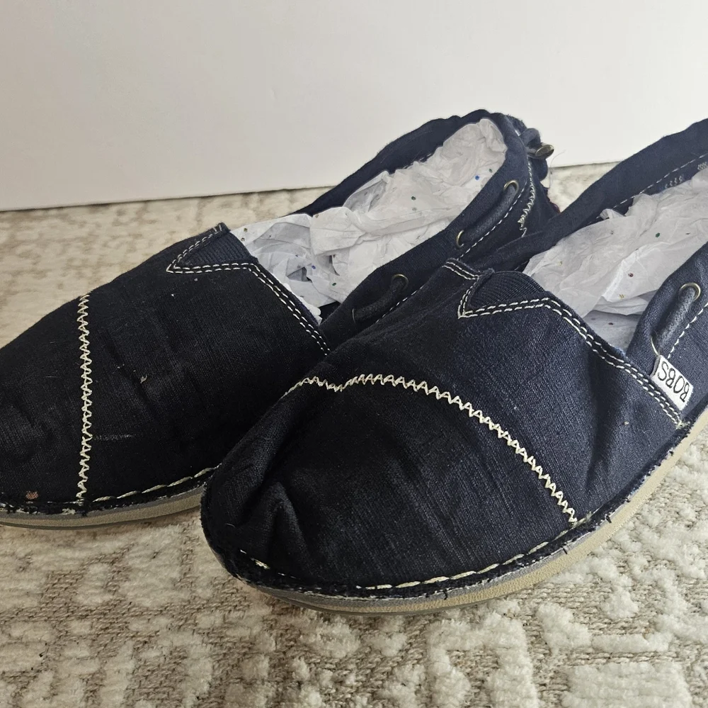 Womens sketchers Bob's size 8‎